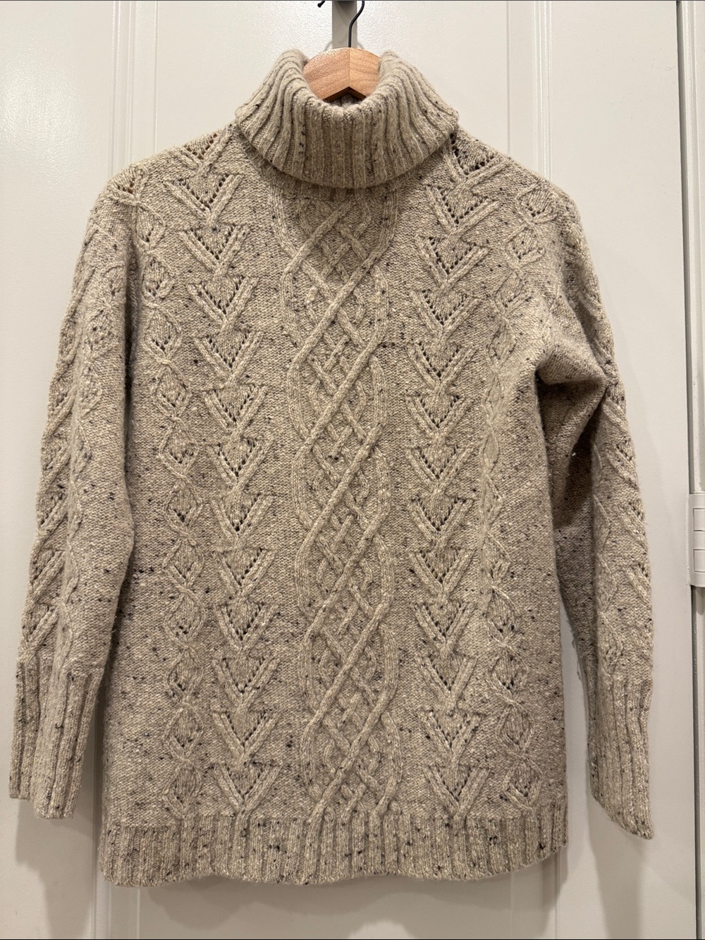 GAP Men's Beige Cable Knit Turtleneck Sweater